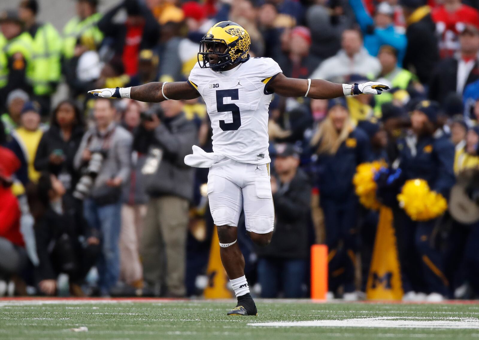 COLUMBUS, OH - NOVEMBER 26: Jabrill Peppers #5 of the Michigan Wolverines reacts after a missed field goal by the Ohio State Buckeyes during their game at Ohio Stadium on November 26, 2016 in Columbus, Ohio. (Photo by Gregory Shamus/Getty Images)