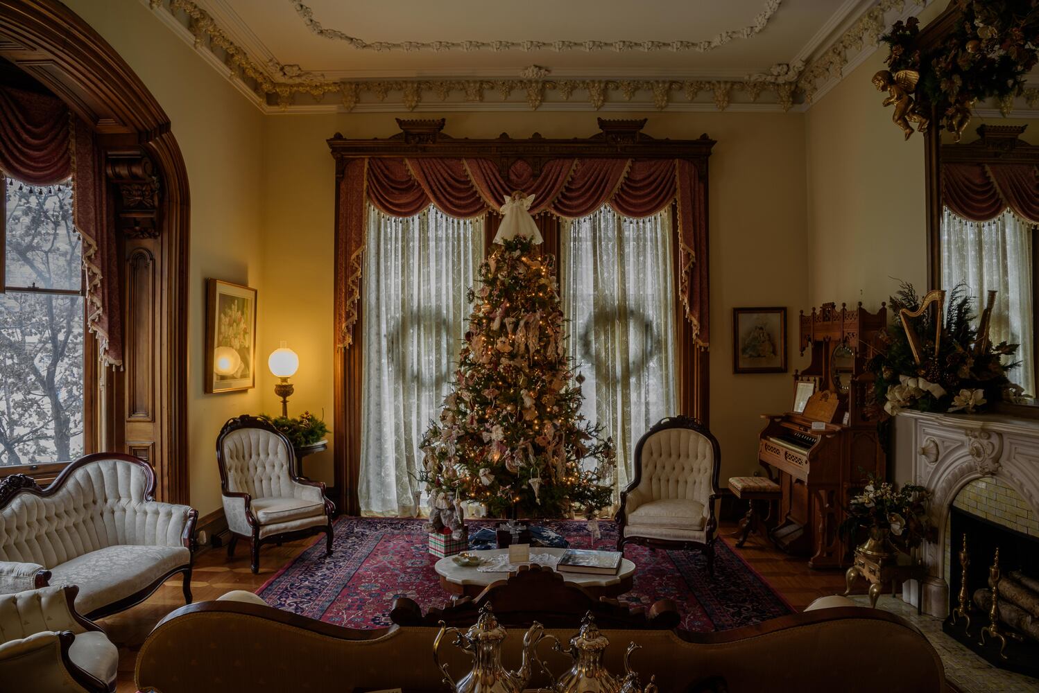 PHOTOS: Check out the gorgeous Dayton Woman’s Club, decorated for the holidays