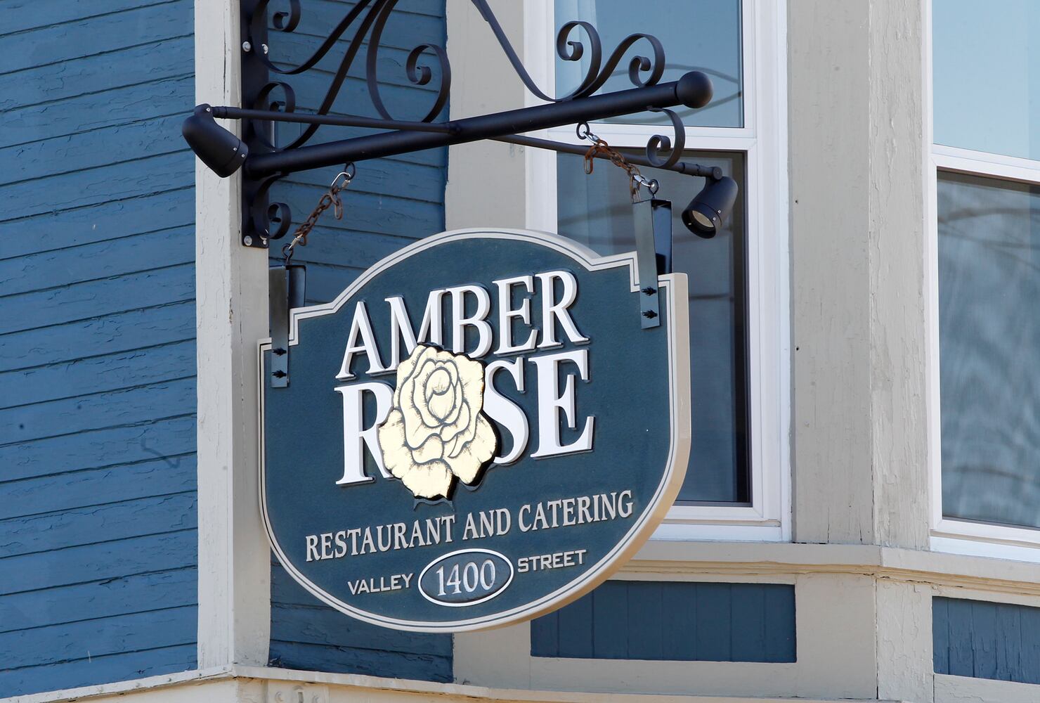 PHOTOS: Amber Rose, comfort food and tradition