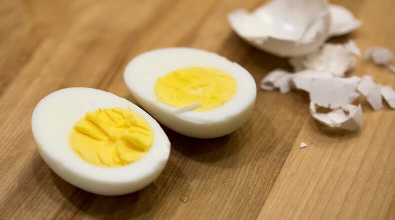 Boiling an egg shouldn't be so hard. (Calvin B. Alagot/Los Angeles Times/TNS)