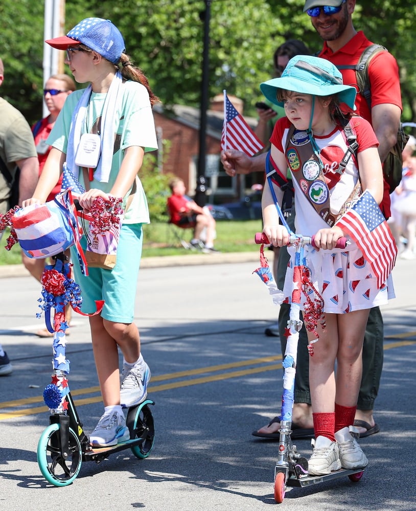 070425 DDN Americana Festival Parade Centerville