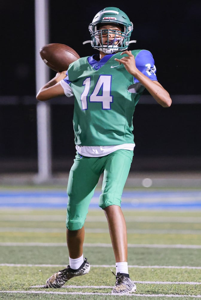 081525 DDN CJ Sidney football