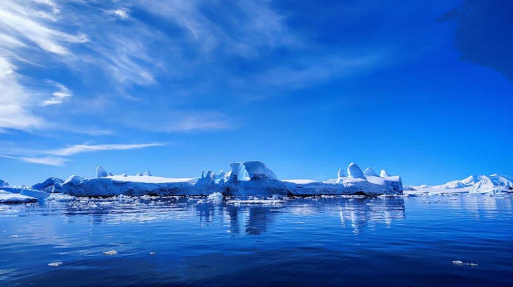 Although it is impossible to know how many icebergs are in Antarctica, scientists confirm that the region holds over 90 percent of the world’ s iceberg mass. KATHY WITT/TRIBUNE NEWS SERVICE