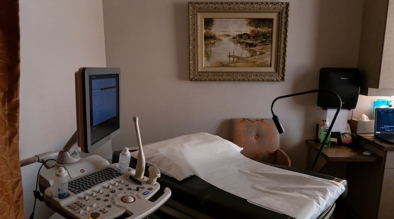 File - An empty exam room in an obstetrician-gynecologist practice in Scottsdale, Ariz. on Sept. 1, 2022. (Rebecca Noble/The New York Times)