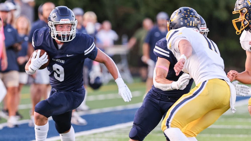 Valley View senior receiver Anthony Valenti runs during a Southwestern Buckeye League game against Oakwood on Friday, Sept. 26 at Niswonger Field. BRYANT BILLING / STAFF