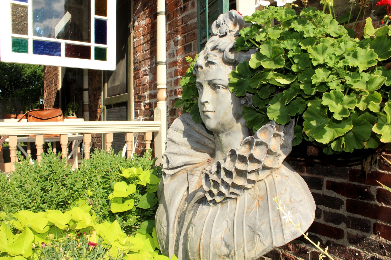 Tobin Denney's spectacular, not so secret St. Anne's garden