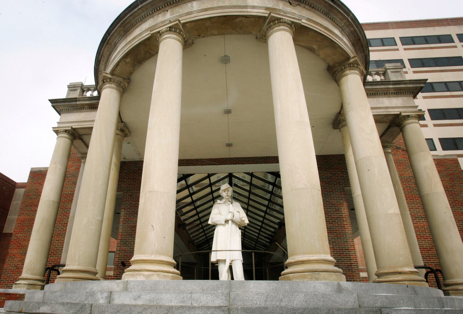 George Washington Fair statue