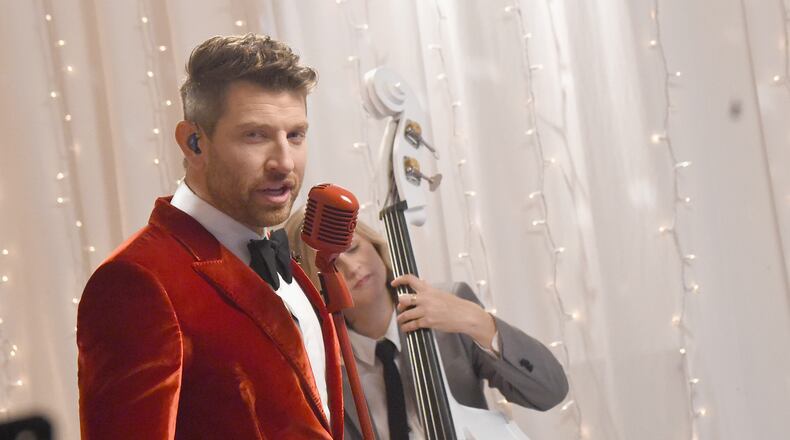 NASHVILLE, TN - OCTOBER 31: Brett Eldredge and Target give Nashville families both a trick and a treat to promote his Target exclusive holiday album, "Glow" on October 31, 2016 in Nashville, Tennessee. (Photo by Rick Diamond/Getty Images for Target)