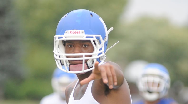 Dunbar receiver Joseph Scates at practice last season. MARC PENDLETON / STAFF