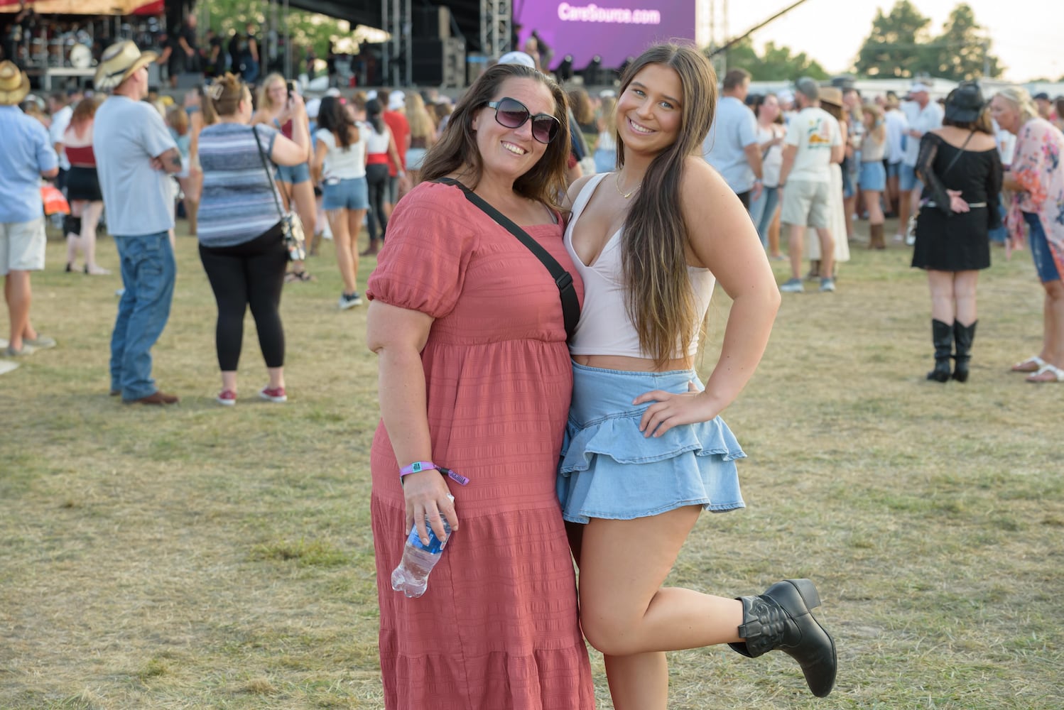 PHOTOS: Carrie Underwood & Shaboozey at the 2025 Voices of America Country Music Fest