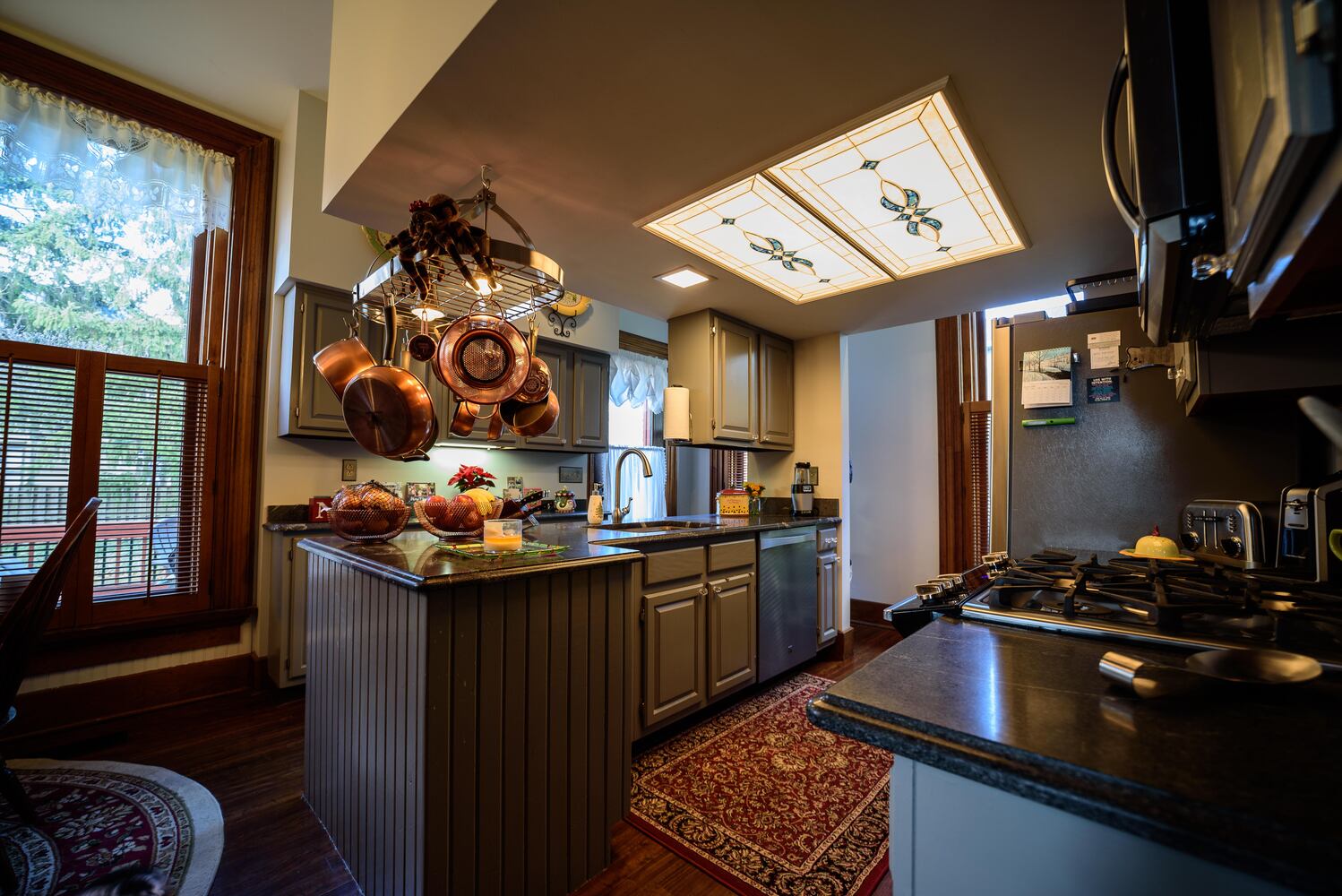 PHOTOS: The Oregon Historic District’s Virtual Grand Holiday Tour of Homes
