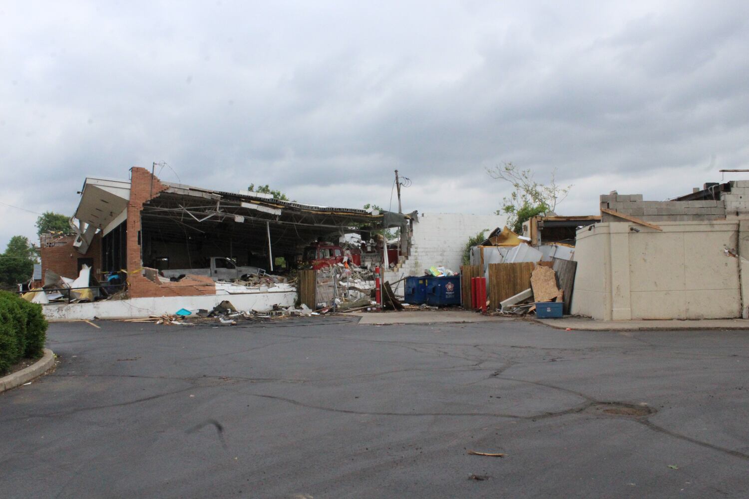 Photos restaurant worker called unsung hero for helping others during Memorial Day tornadoes