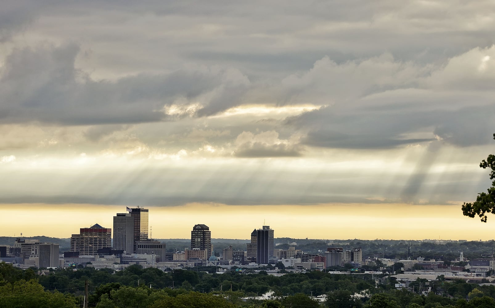 052325 Dayton Skyline