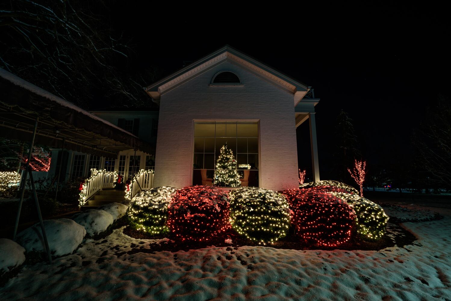 PHOTOS: Polen Farm light up for the holidays will take your breath away