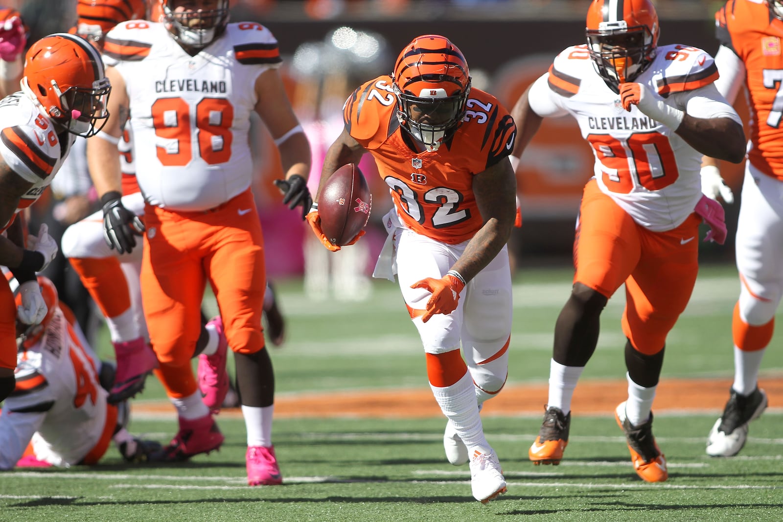 CINCINNATI, OH - OCTOBER 23: Jeremy Hill #32 of the Cincinnati Bengals carries the ball during the first quarter of the game against the Cleveland Browns at Paul Brown Stadium on October 23, 2016 in Cincinnati, Ohio. (Photo by John Grieshop/Getty Images)