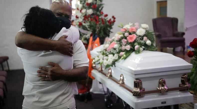 The Federal Emergency Management Agency’s Funeral Assistance Program, which this week started accepting applications for its funeral assistance program, will reimburse burial and funeral costs to those who have lost family members to COVID-19.(AP Photo/Marcio Jose Sanchez, File)