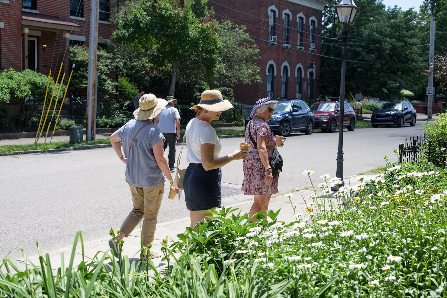 PHOTOS: 2025 Oregon Historic District Garden Tour