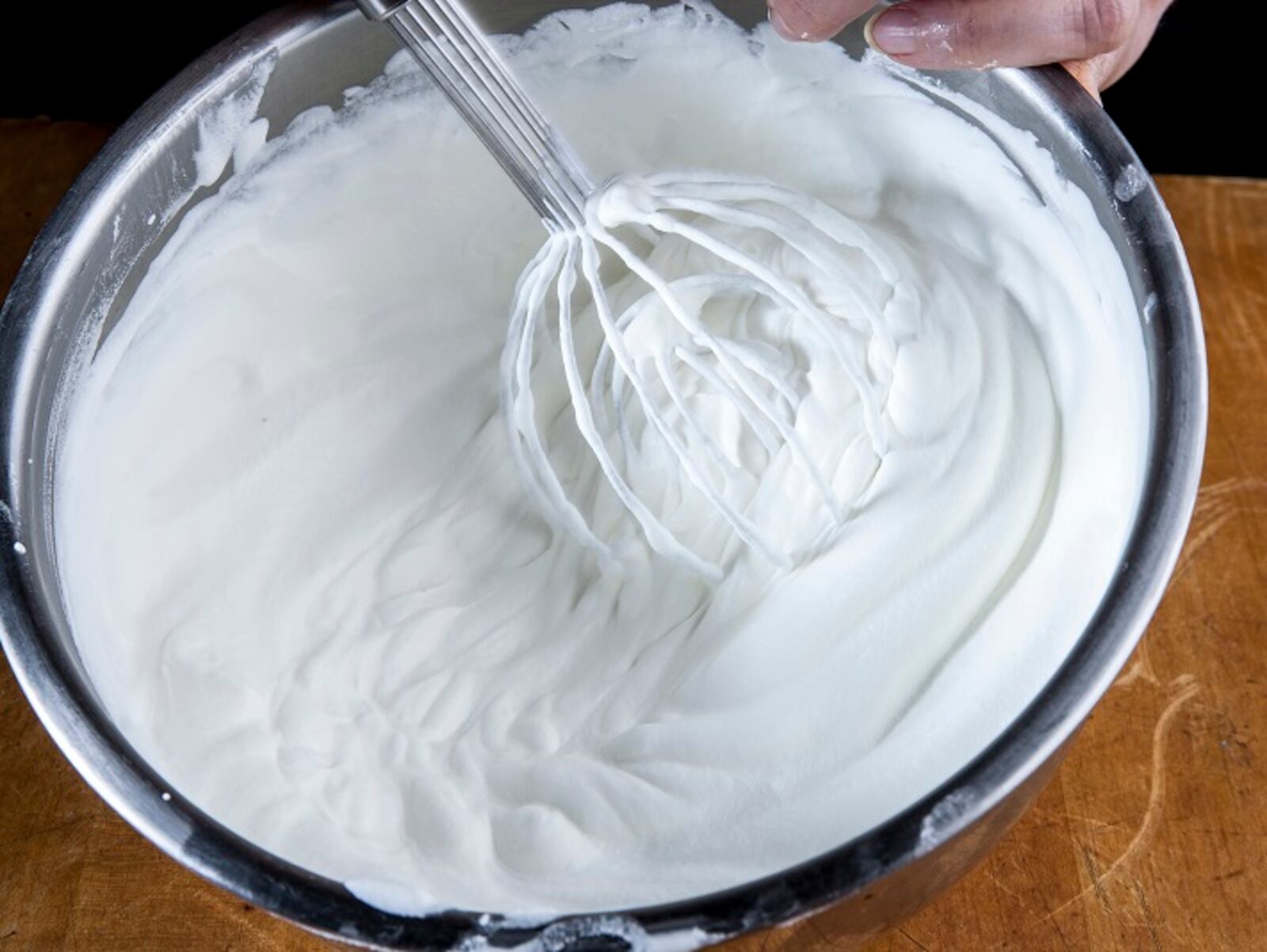 Making whipped cream on Tuesday, Nov. 11, 2014. Styling by Lisa Schumacher. (Bill Hogan/Chicago Tribune/TNS)