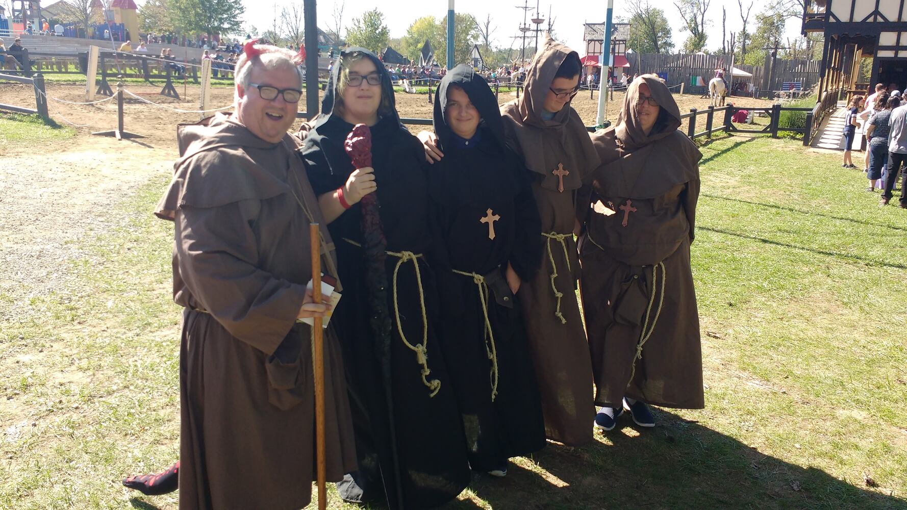PHOTOS: Check out these AMAZING costumes from Ohio Ren Fest’s fantasy weekend