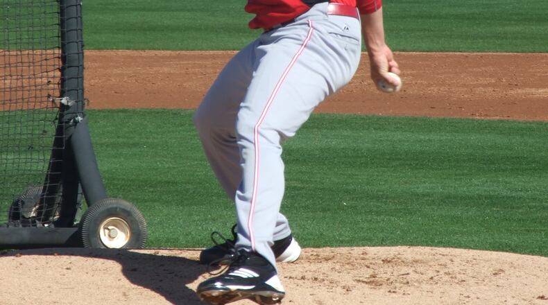 Homer Bailey looks impressive in live batting practice at Reds Spring Training.