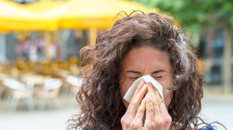 Seasonal allergies occur when your immune system incorrectly identifies foreign substances like pollen, grass or mold as harmful and produces antibodies to try to fight off these substances. MICHAEL HEIM / SHUTTERSTOCK