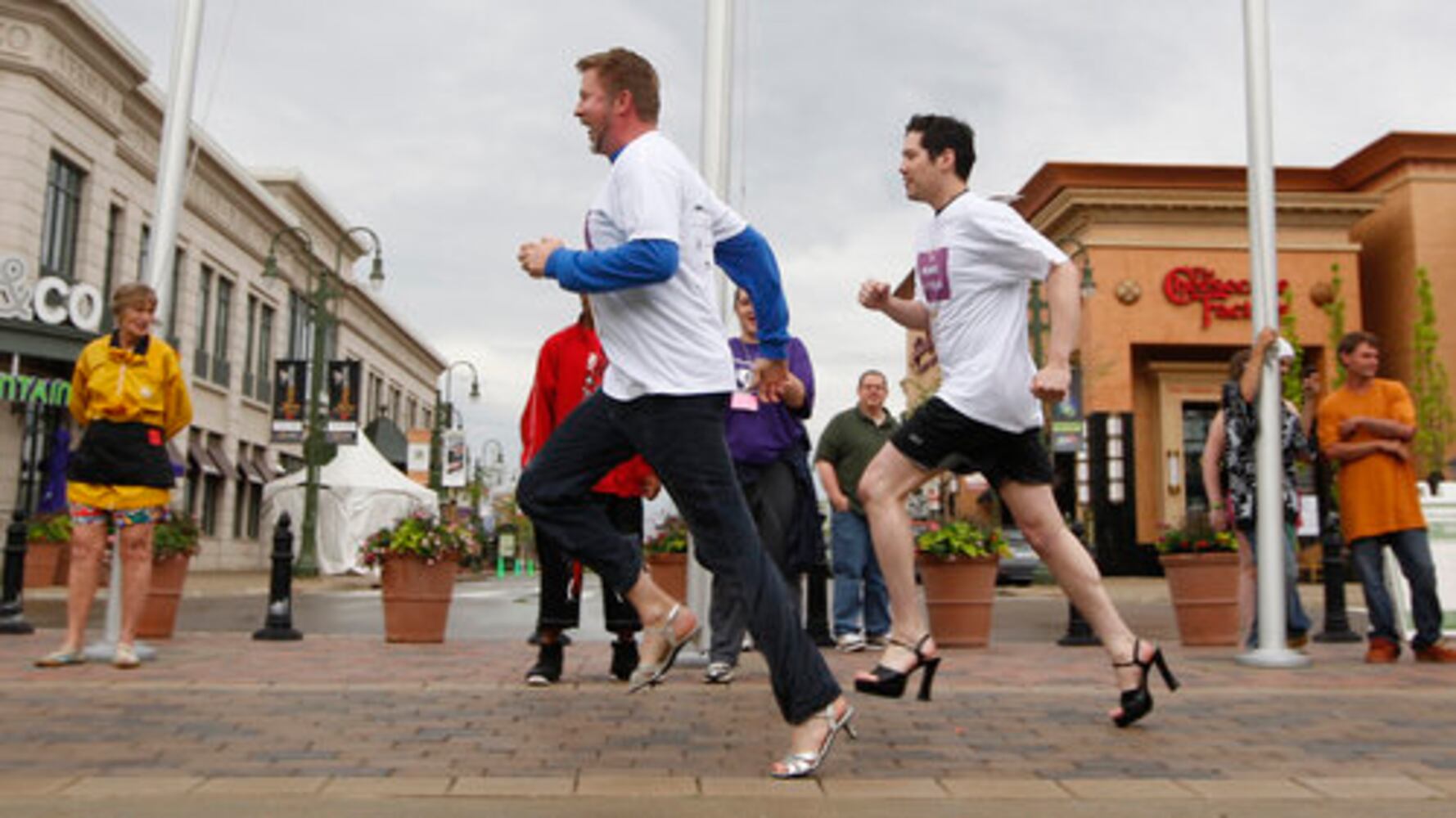 Hunks in Heels race at The Greene