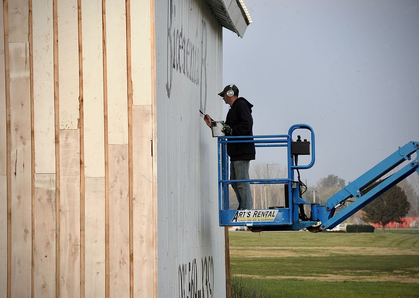 bicentennial barn