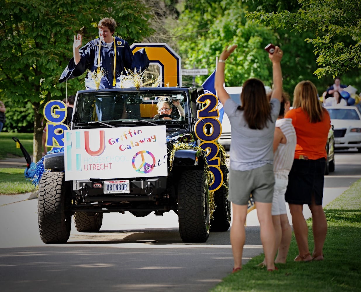 Oakwood community celebrates seniors during parade