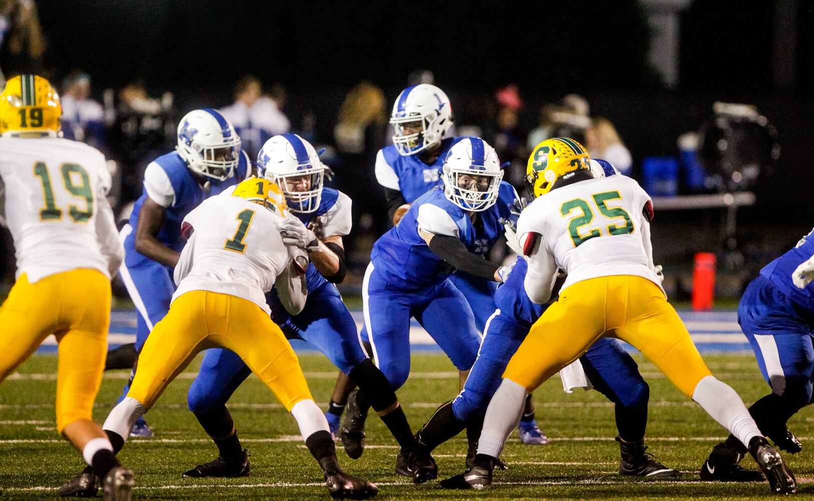 Hamilton Big Blue football beats Sycamore 14-7