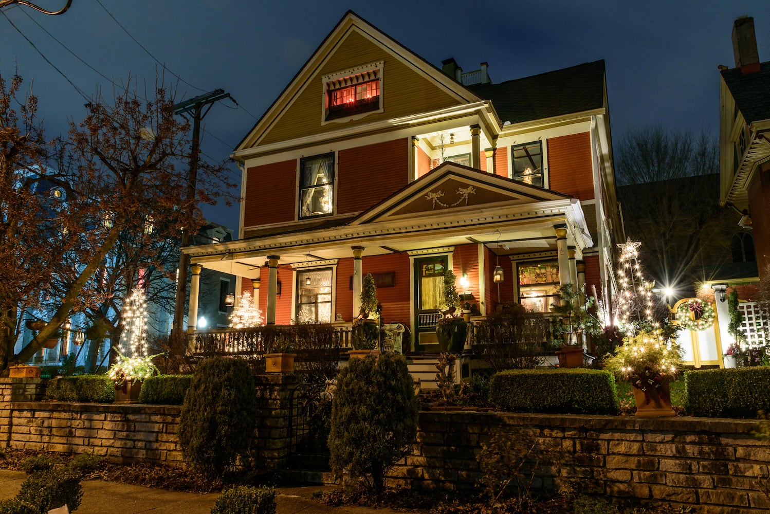 PHOTOS: Holiday on the Hill in the St. Anne's Hill Historic District