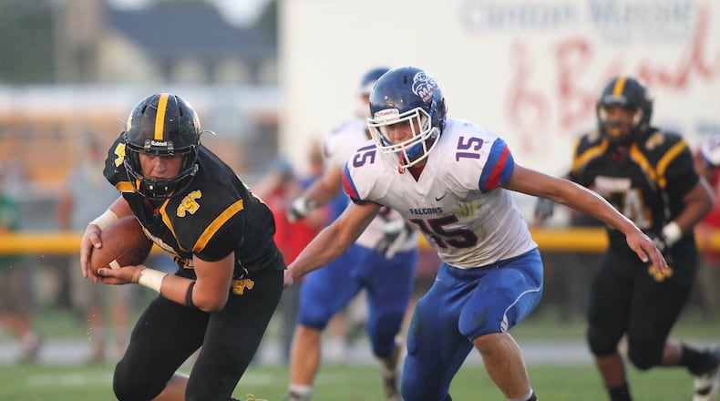 Shawnee's Jack McCrory makes a catch against Clinton-Massie on Friday, Sept. 9, 2016, in Springfield. David Jablonski/Staff