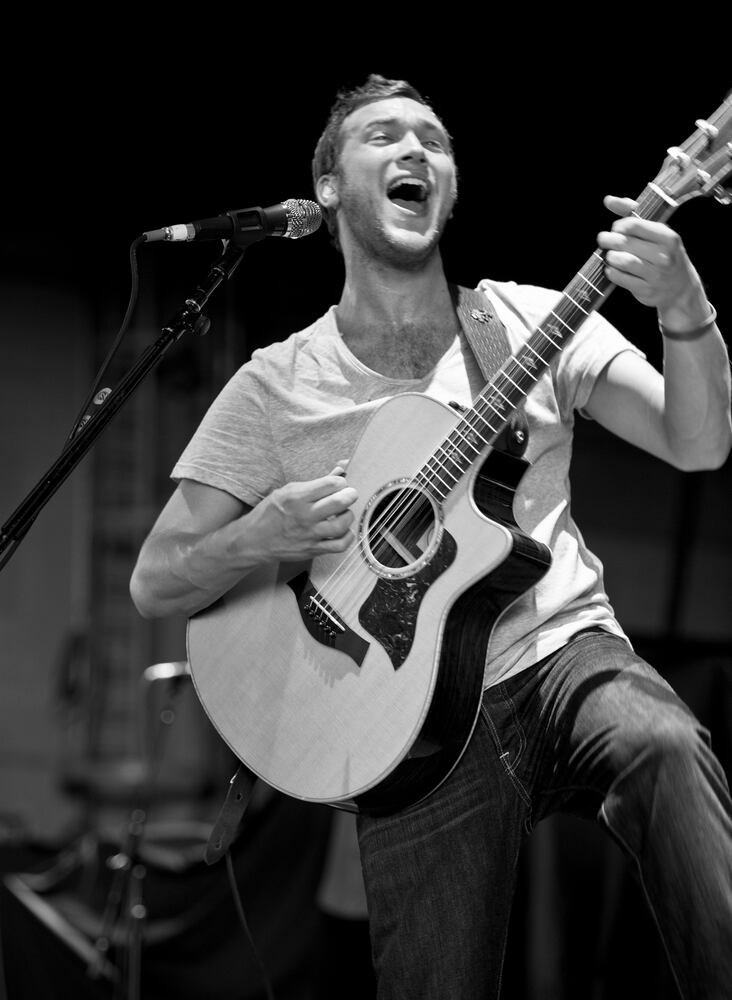 John Mayer, Phillip Phillips thrill Riverbend crowd
