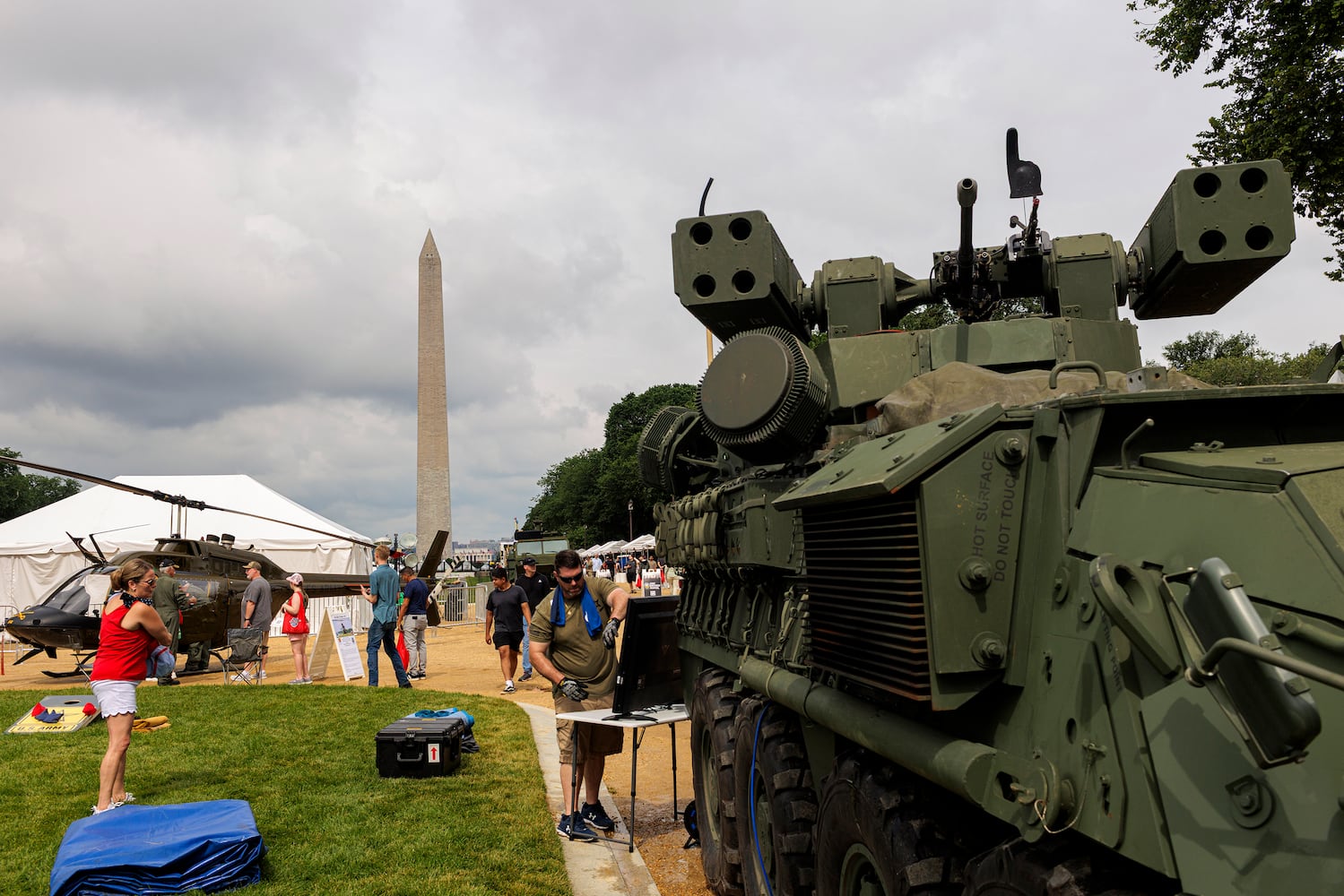 Preparations for the U.S. ArmyÕs 250th anniversary parade on the National Mall in Washington, on Saturday, June 14, 2025. (Jason Andrew/The New York Times) 