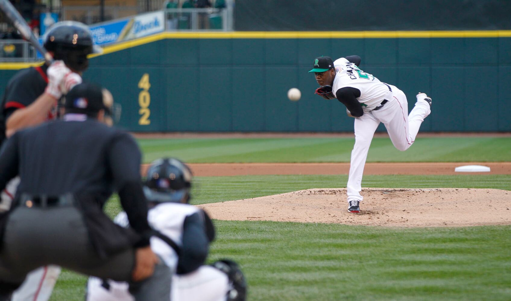 Reds Chapman Pitches for Dragons