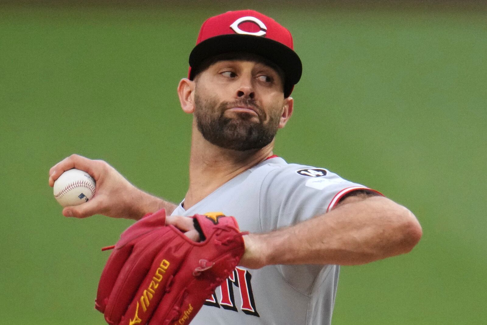 Cincinnati Reds pitcher Nick Martinez delivers during the fist inning of a baseball game against the Pittsburgh Pirates in Pittsburgh, Tuesday, May 20, 2025. (AP Photo/Gene J. Puskar)