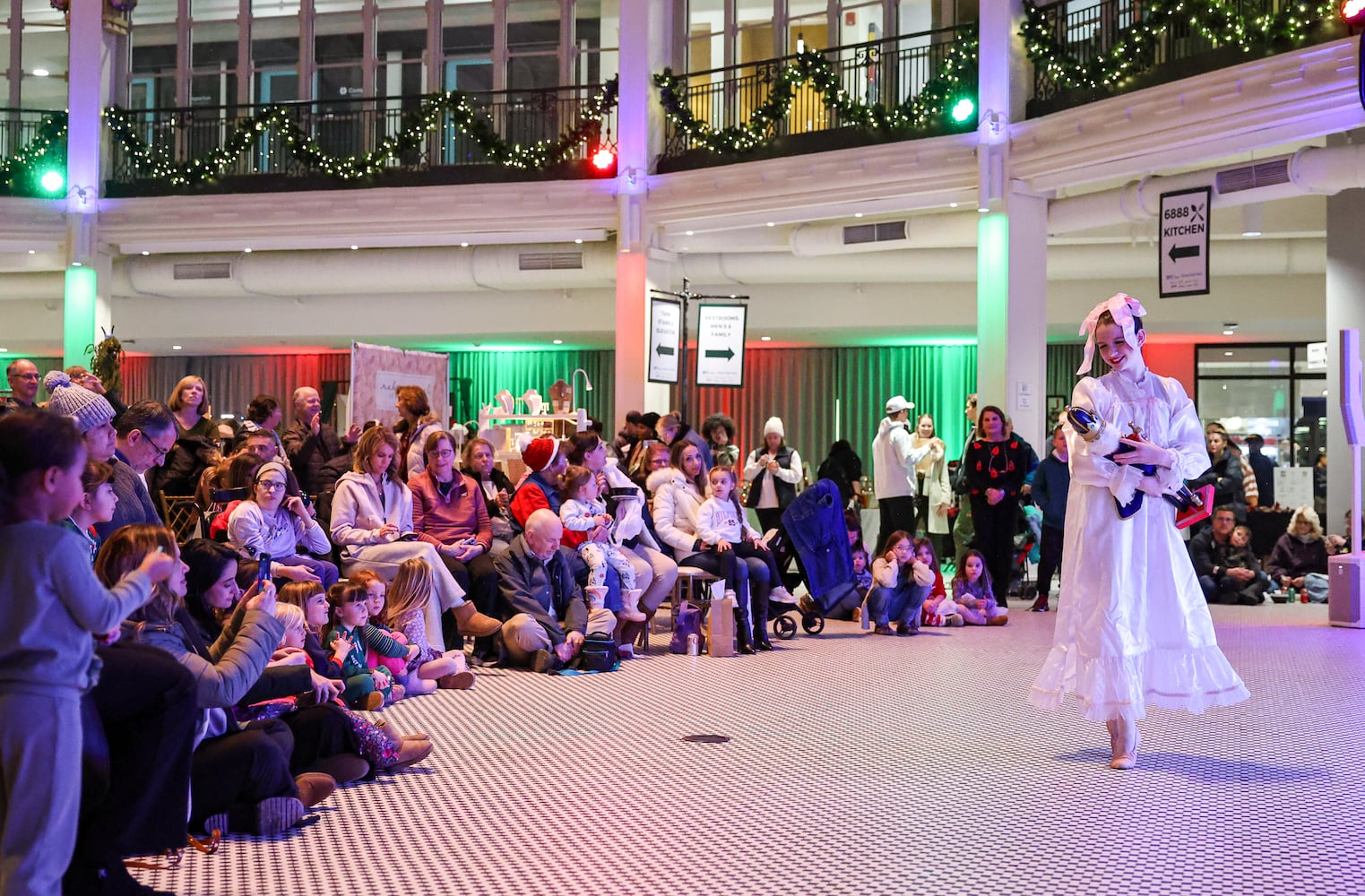 DDN 121125 Holly Days Dayton Arcade