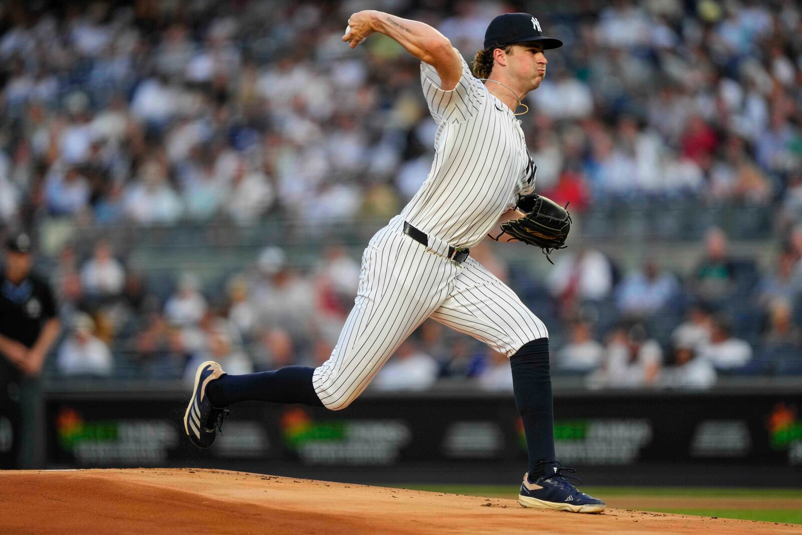 New York Yankees pitcher Cam Schlittler (31) throws during the first inning of a baseball game against the Seattle Mariners, Wednesday, July 9, 2025, in New York. (AP Photo/Yuki Iwamura)