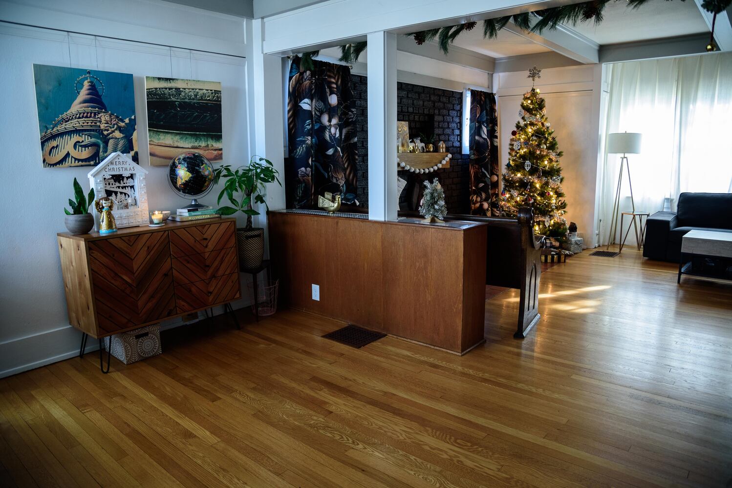 PHOTOS: Inside gorgeous Oakwood homes decorated for its very first  holiday home tour
