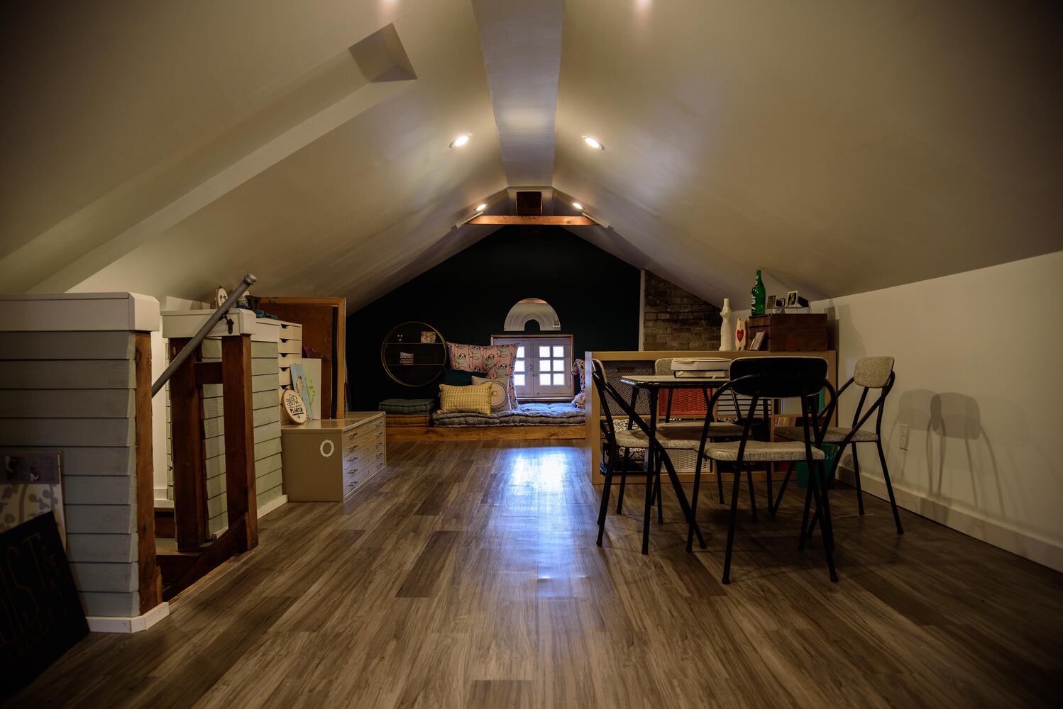 PHOTOS: Inside gorgeous Oakwood homes decorated for its very first  holiday home tour