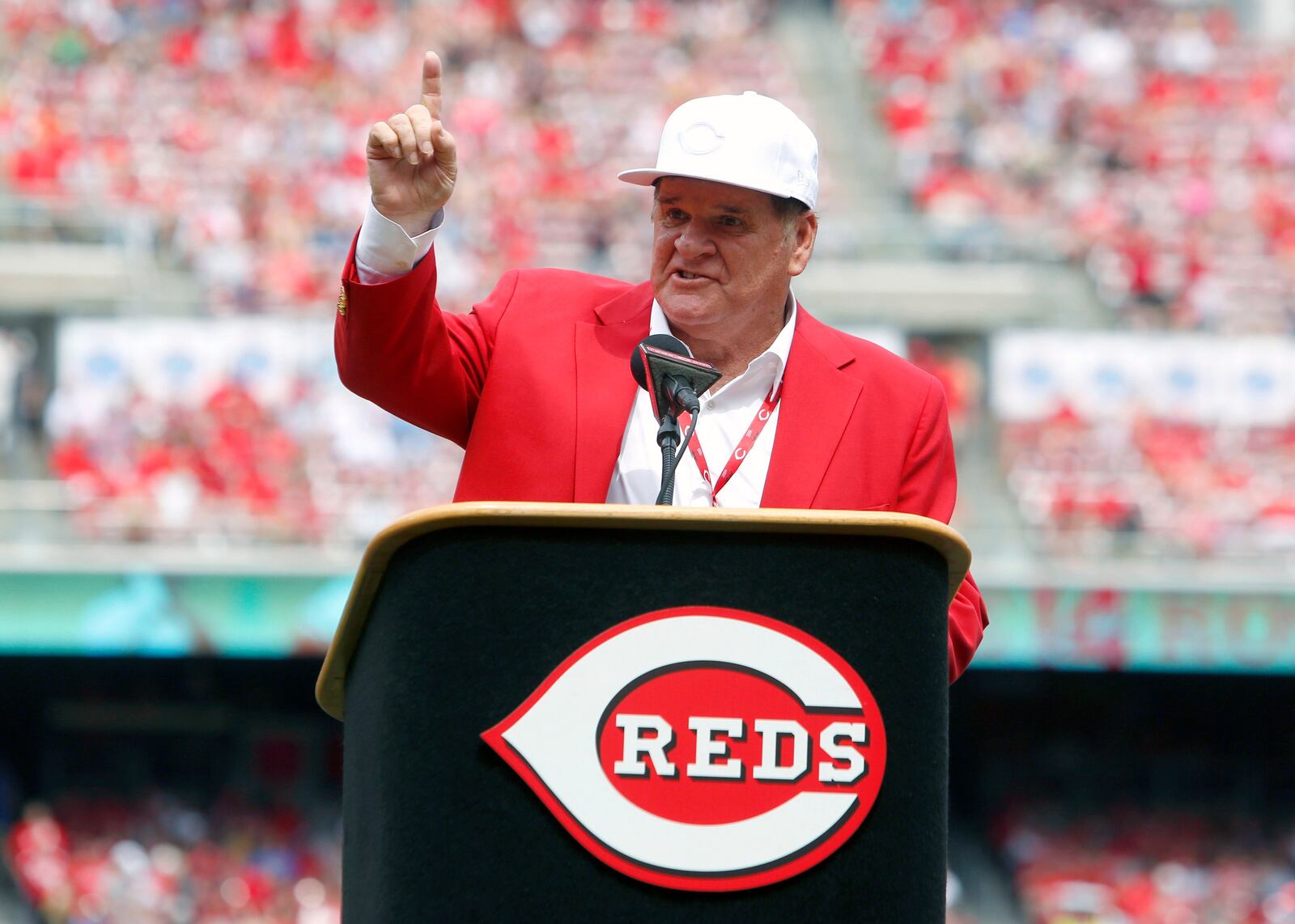 Pete Rose might be banned from baseball, but that doesn't mean he won't share his opinions on the game.