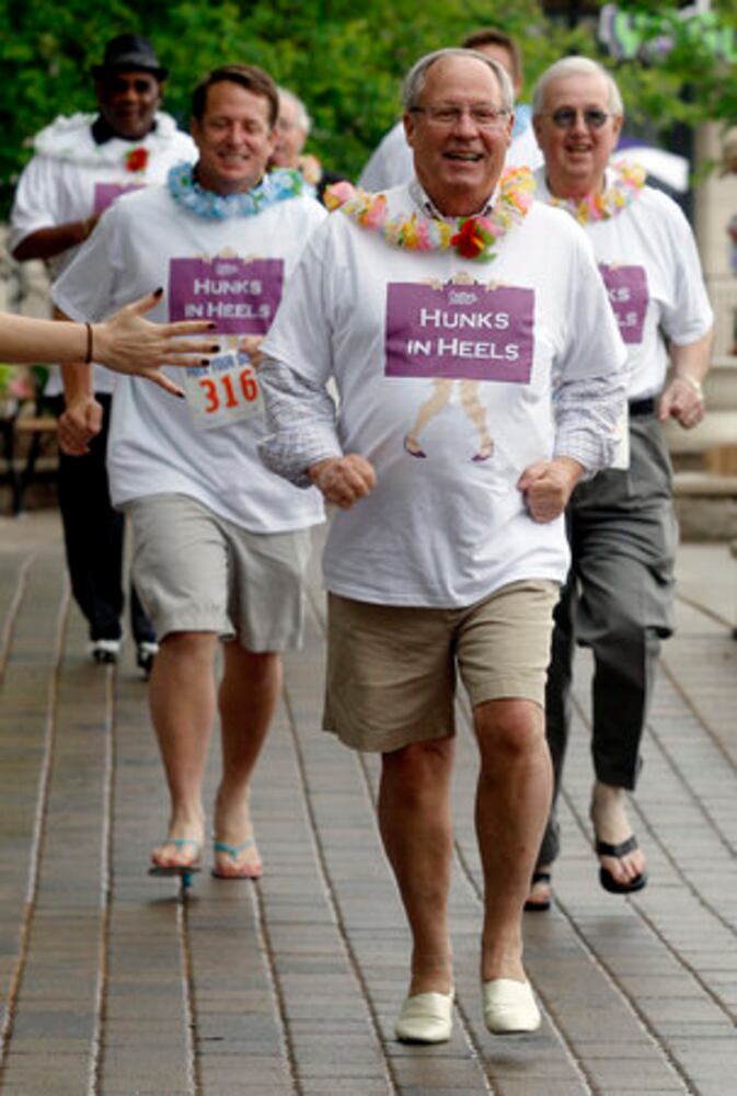 Hunks in Heels race at The Greene