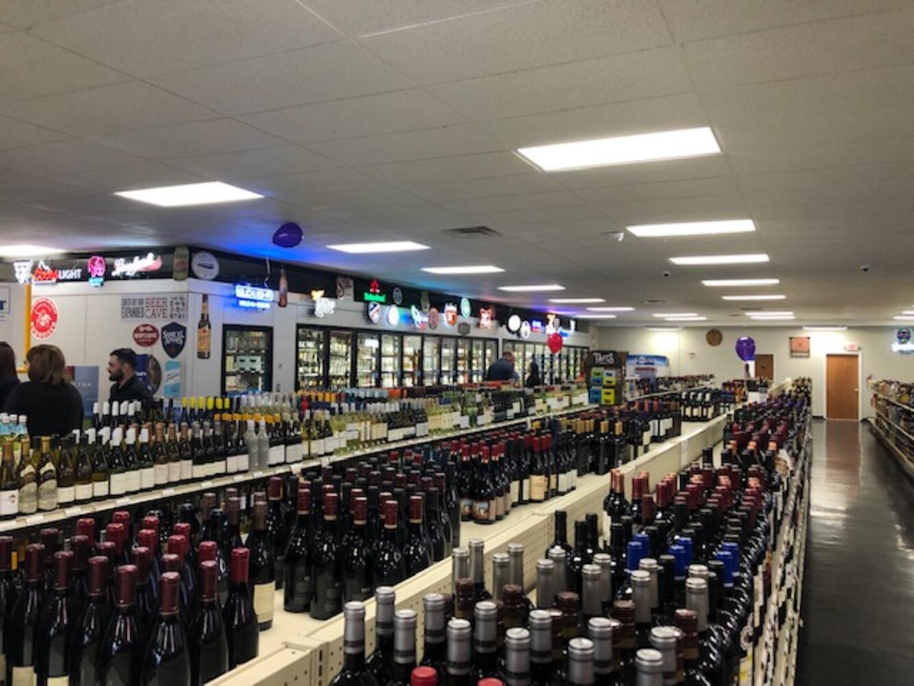 Bourbon lovers turn out in droves in Kettering for ‘Oopsie’ bourbon with a bargain price