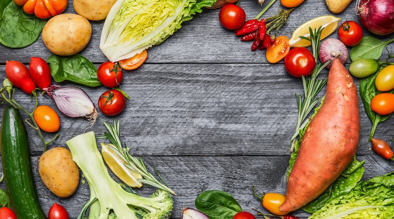 Choosing colorful, healthy foods (Dreamstime/TNS)