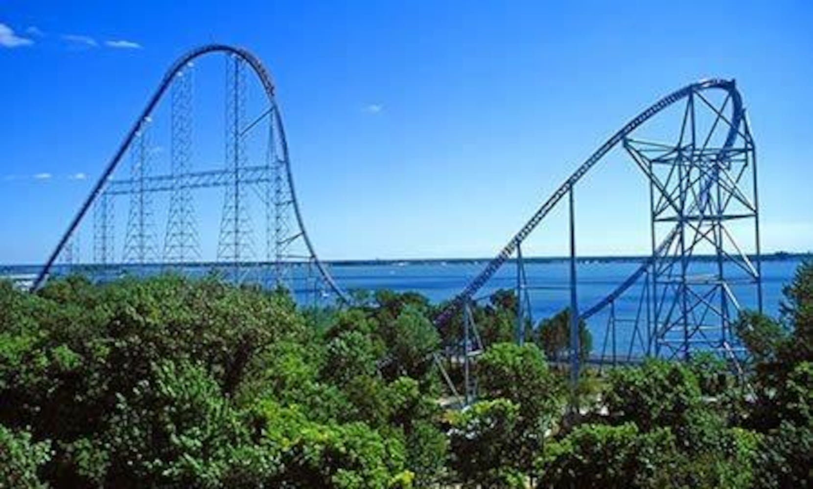 Also located at the Cedar Point Amusement Park in Sandusky, Ohio, USA, the Millennium Force was the first roller coaster to exceed 300 feet in height back in the year 2000, and was briefly the tallest closed circuit roller coasterin the world, before being surpassed by the roller coasters already mentioned. At the tallest section you'll endure a stomach-churning 300ft drop; passengers rush and plunge along the track through two separate dark tunnels and two crazy 122 degree overbanked turns that produce a gut-wrenching G force. It is still the longest steel roller coaster in the United States with 6,595ft of steel track and goes up to 93 mph, lasting 2 minutes and 20 seconds, and being capable of handling up to 1,600 riders per hour.