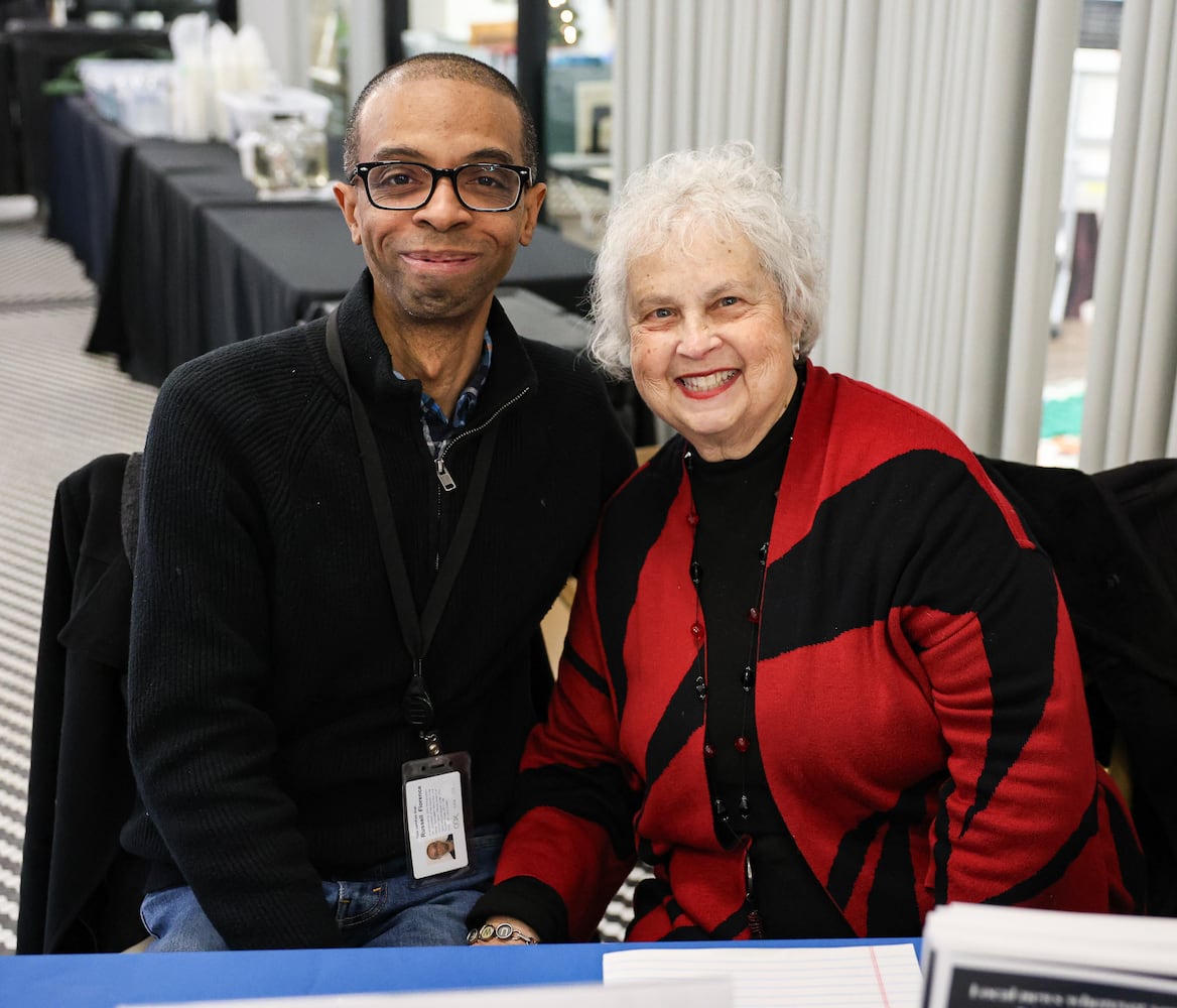 DDN 121125 Holly Days Dayton Arcade
