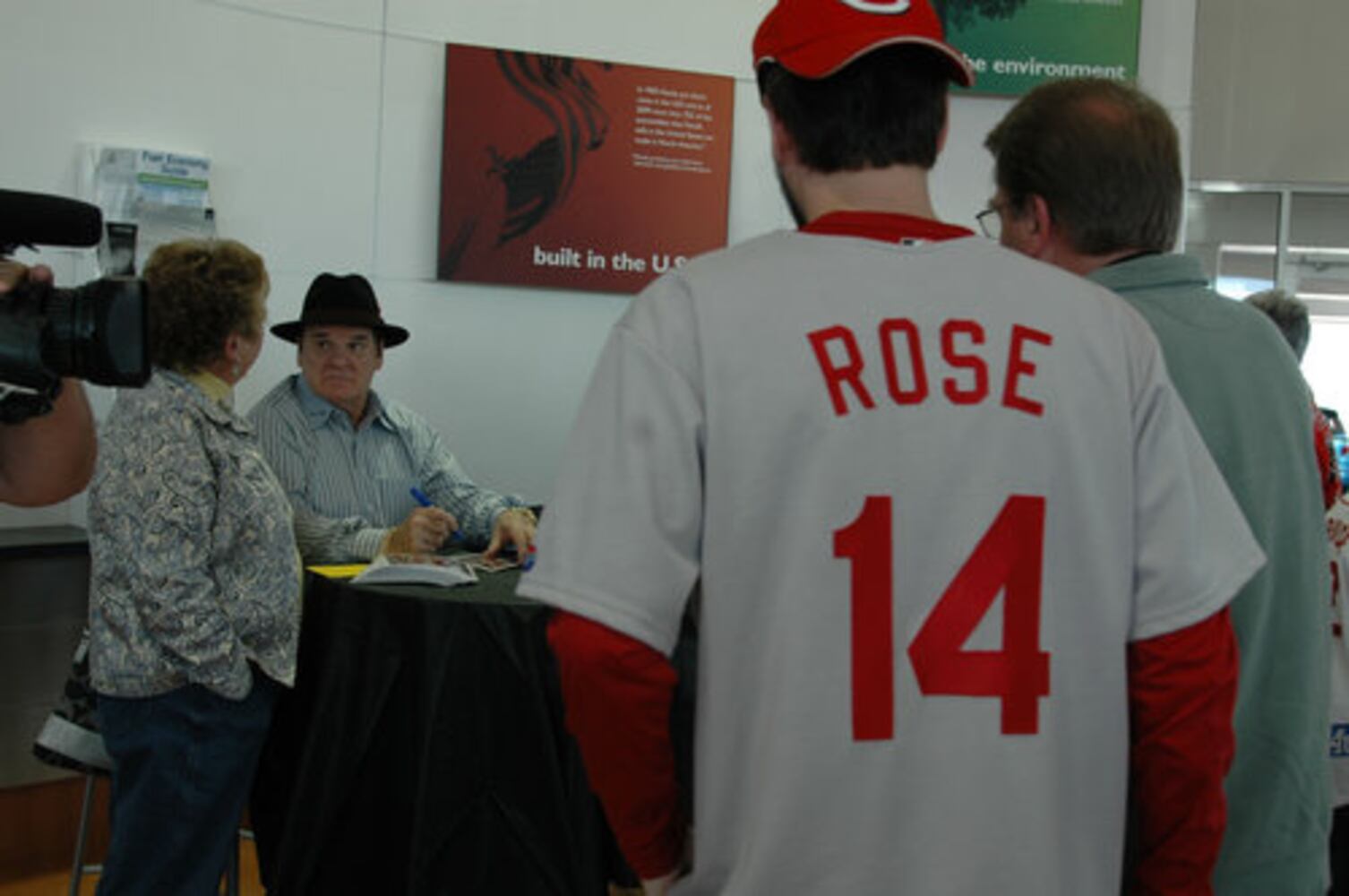 Rose/Morgan sign at Joe Morgan Honda