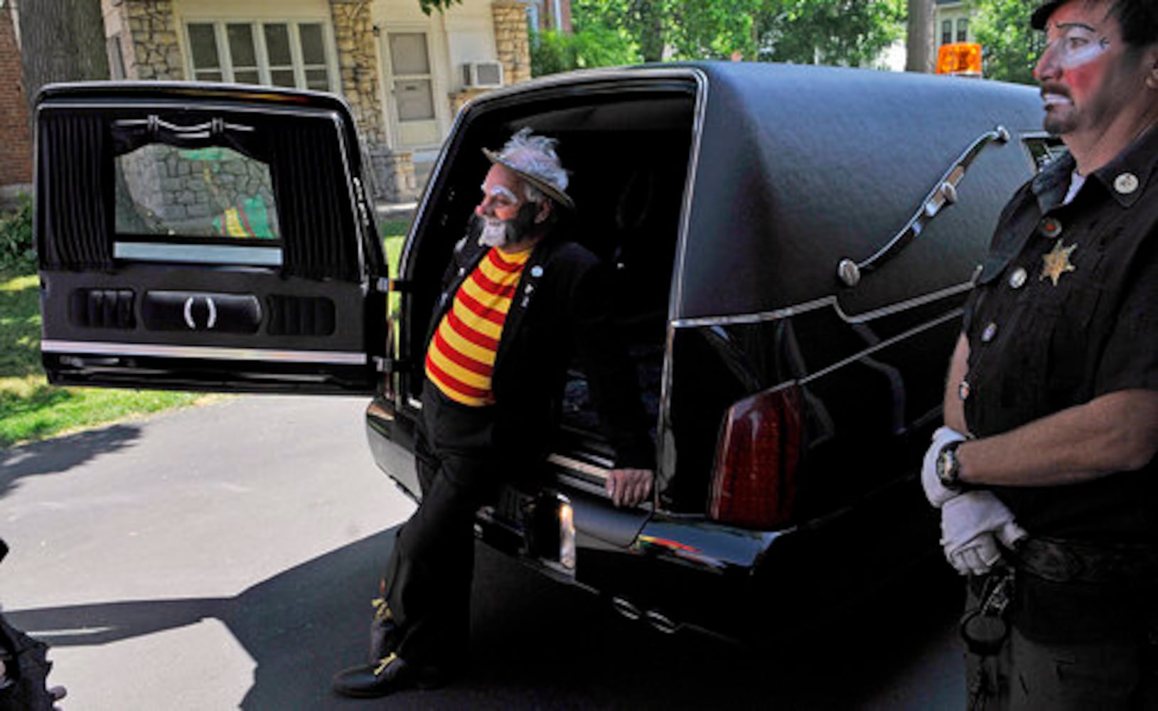 Clowns honor fallen friend