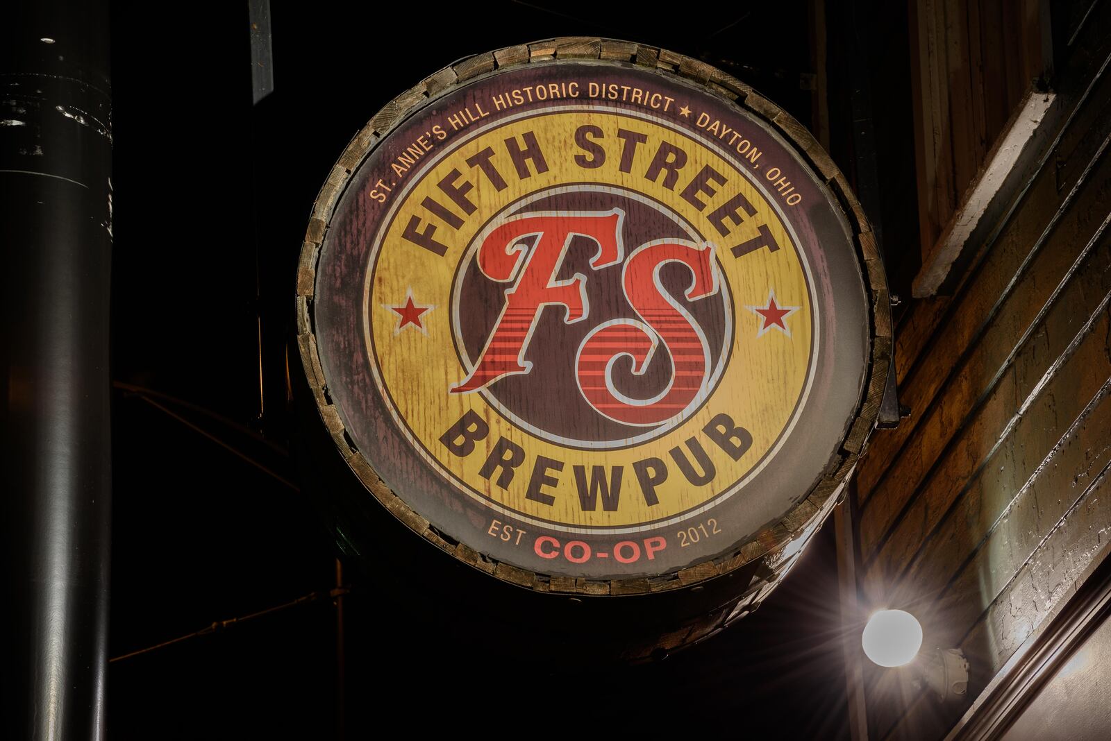 Fifth Street Brewpub. TOM GILLIAM PHOTOGRAPHY