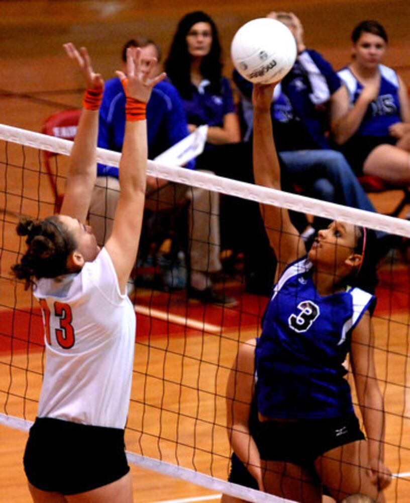 Middletown vs. Loveland volleyball