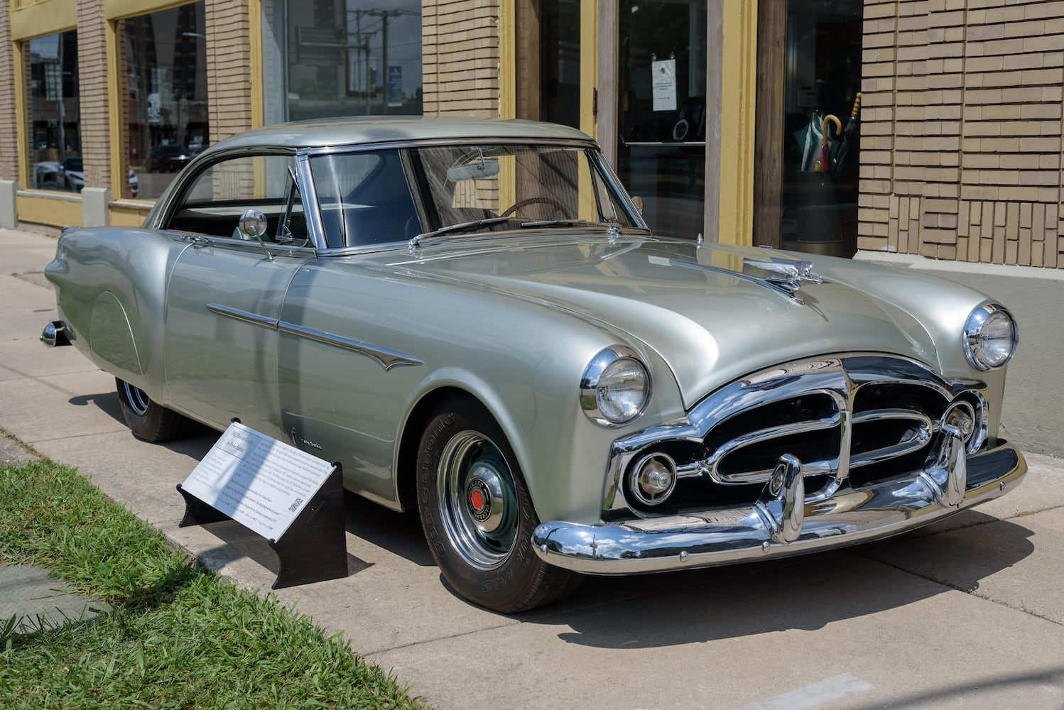 PHOTOS: Porsche and Packards at America's Packard Museum